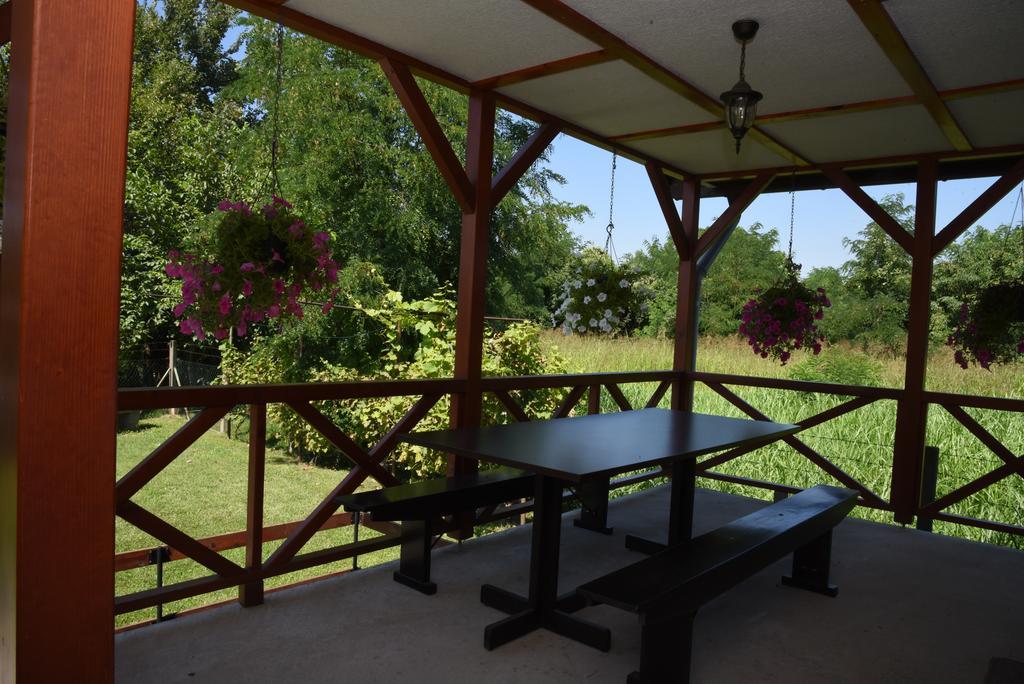 Holiday Home Kucica Na Drvetu Banja Koviljaca Bagian luar foto