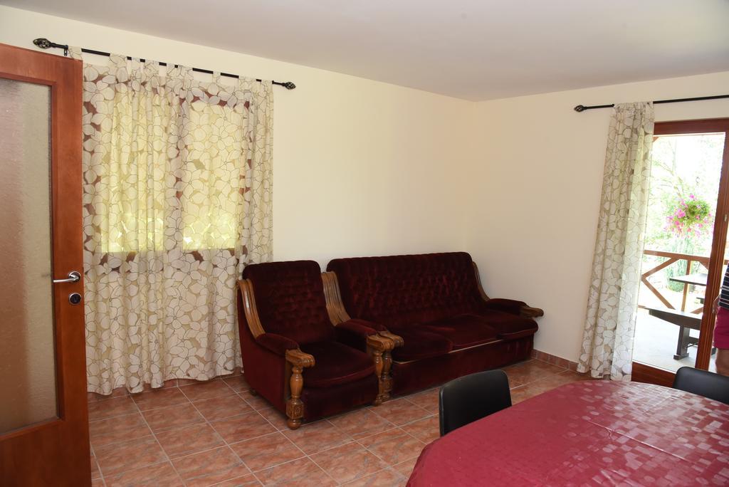 Holiday Home Kucica Na Drvetu Banja Koviljaca Bagian luar foto