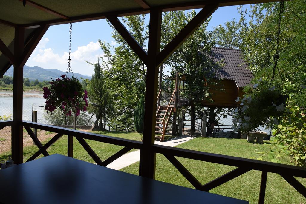 Holiday Home Kucica Na Drvetu Banja Koviljaca Bagian luar foto